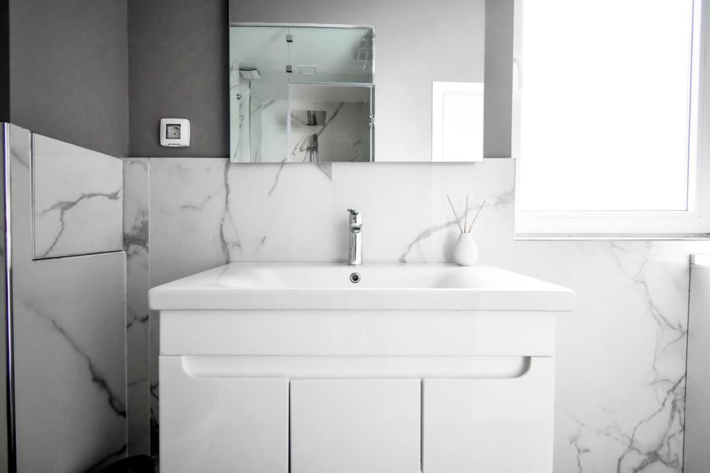 شقة 2Bdr Luxury On Prime Location صوفيا المظهر الخارجي الصورة