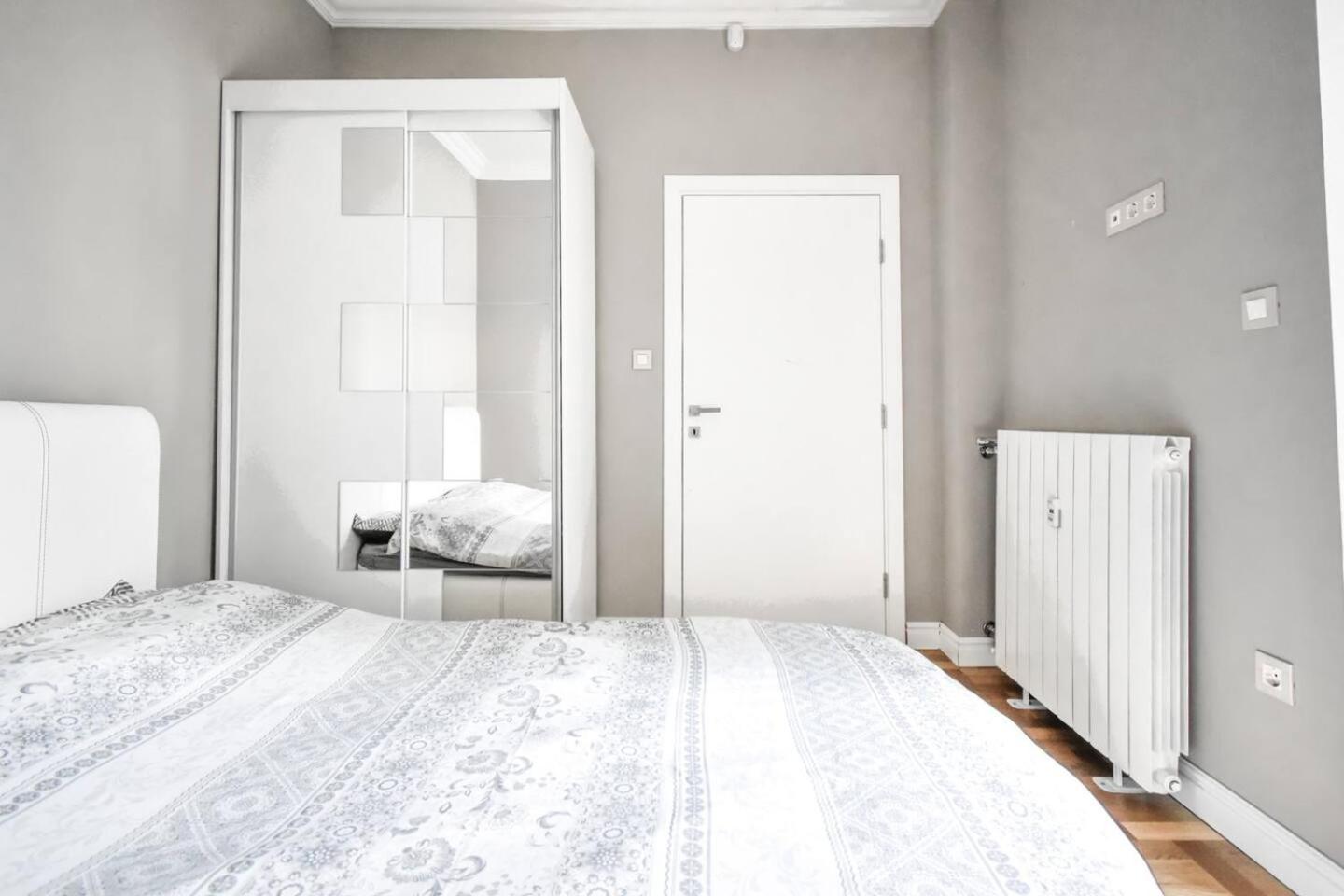 شقة 2Bdr Luxury On Prime Location صوفيا المظهر الخارجي الصورة